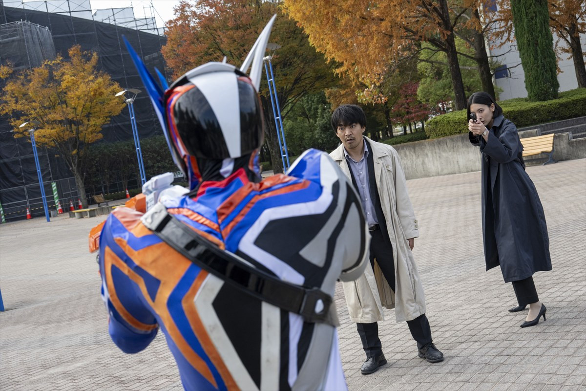 『仮面ライダーゼッツ』第37話「竄める」、改ざんされたライダーノクスが莫を襲う