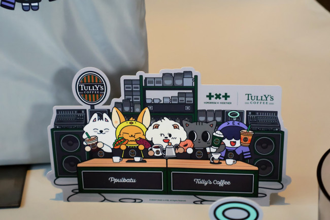 写真）TOMORROW X TOGETHER＆「タリーズ」コラボが超かわいい