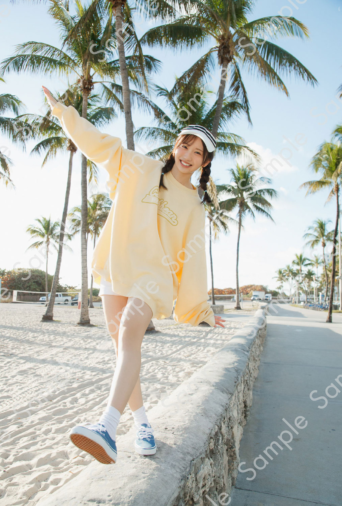 日向坂46藤嶌果歩、プク顔から凛とした表情まで！　1st写真集『果実の歩幅』書店別特典ビジュアル解禁