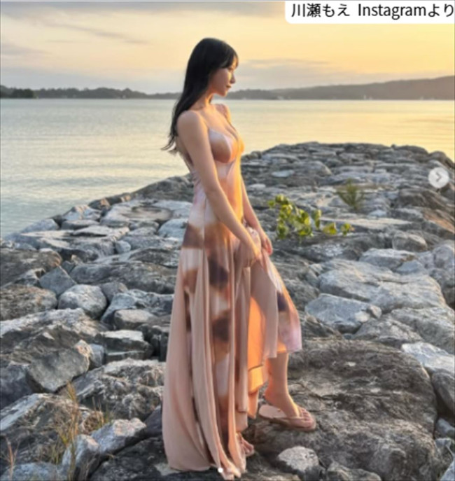 川瀬もえ、ソロショット　※「川瀬もえ」Instagram