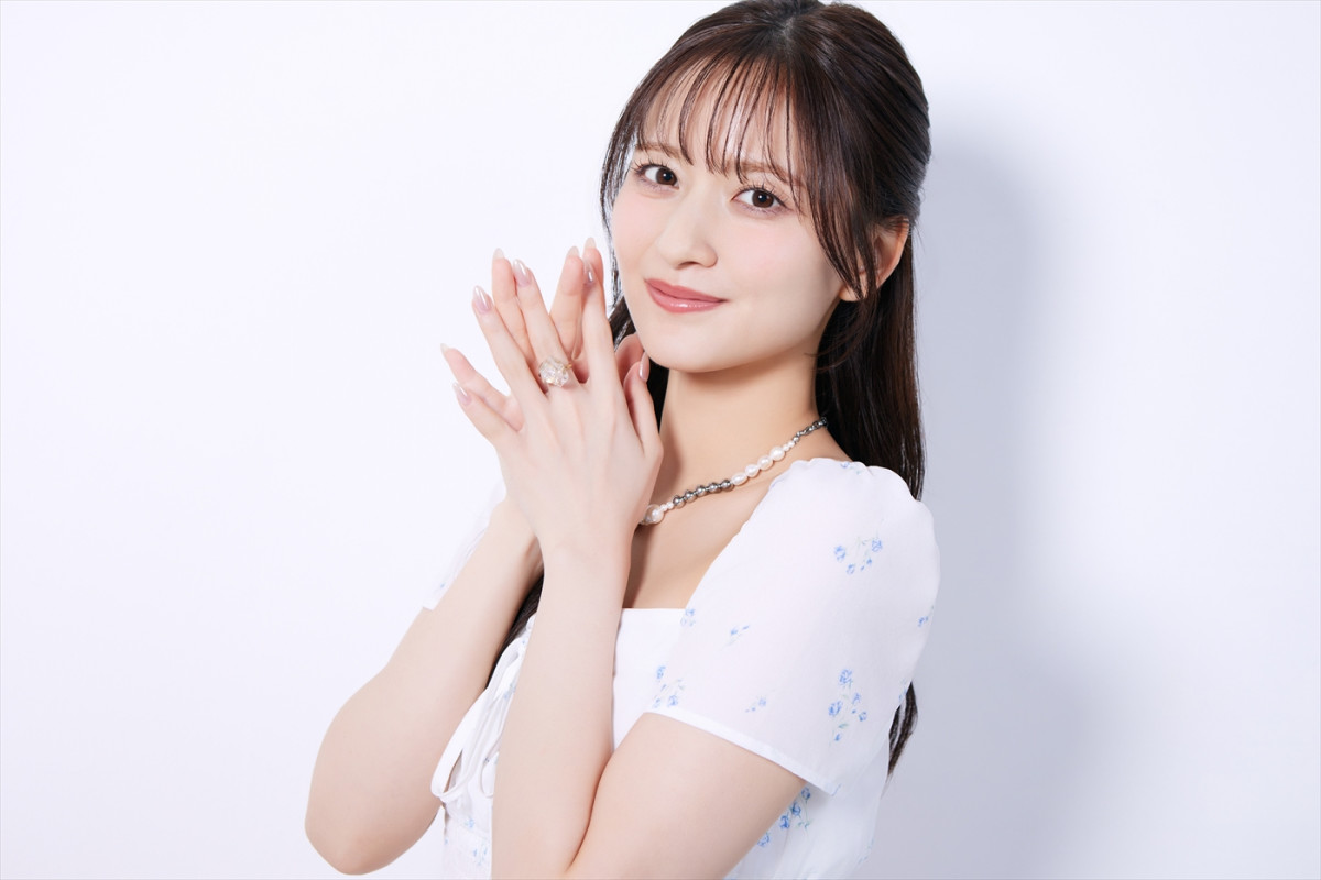 乃木坂46・金川紗耶がもしアイドルじゃなかったら――？　素の自分を打ち出した表情豊かな1st写真集が完成！