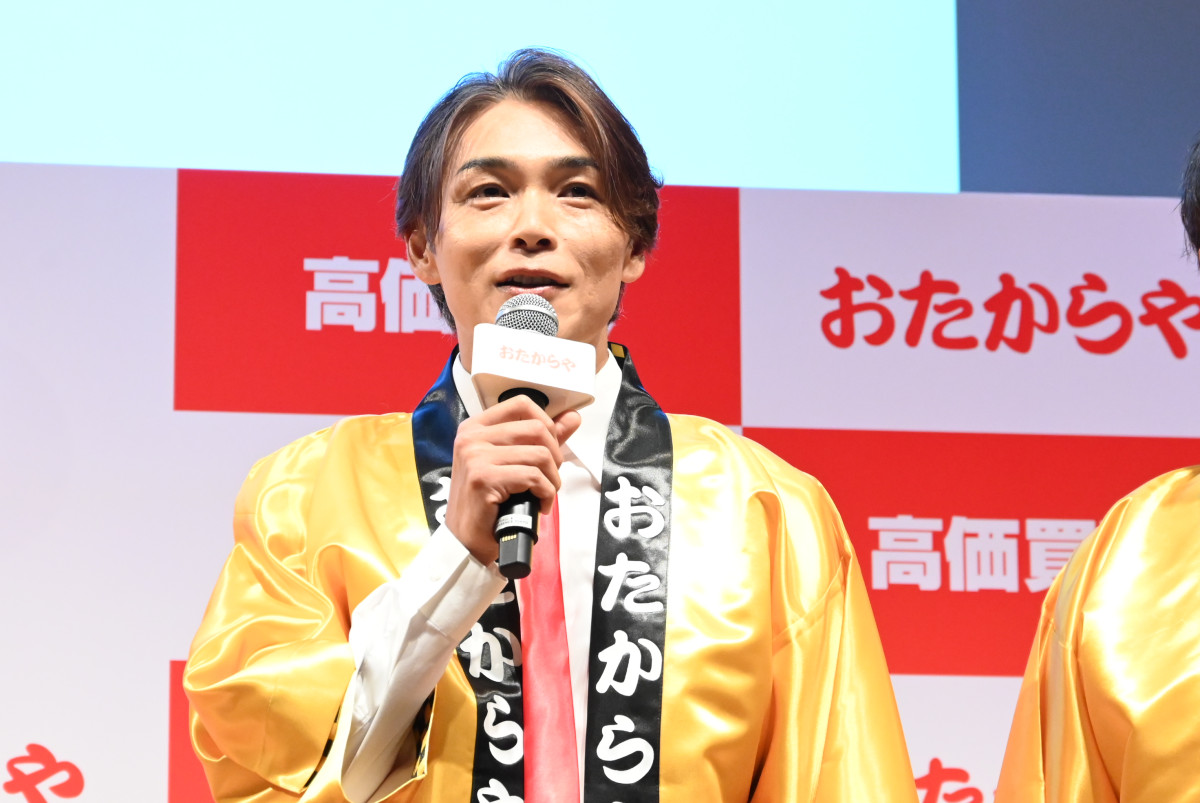 ダチョウ倶楽部、“熱々おでん”を純烈に伝授！ 「おたからや」新CMで共演