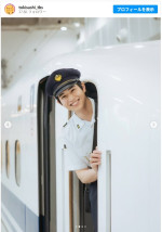 渚の新幹線オフショット　※ドラマ『時すでにおスシ!?』公式Instagram