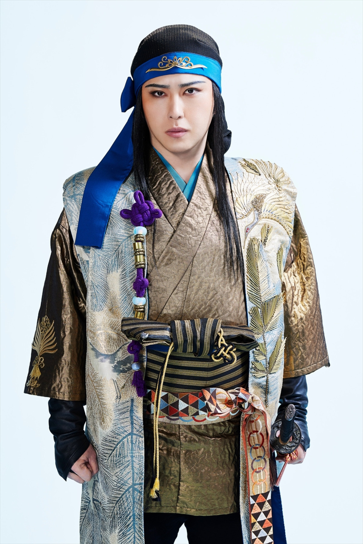 “源義経”尾上松也と“織田信長”北山宏光が鋭い視線で対峙！　舞台『桶狭間の義経』第二弾ビジュアル＆ソロ扮装ビジュアル解禁