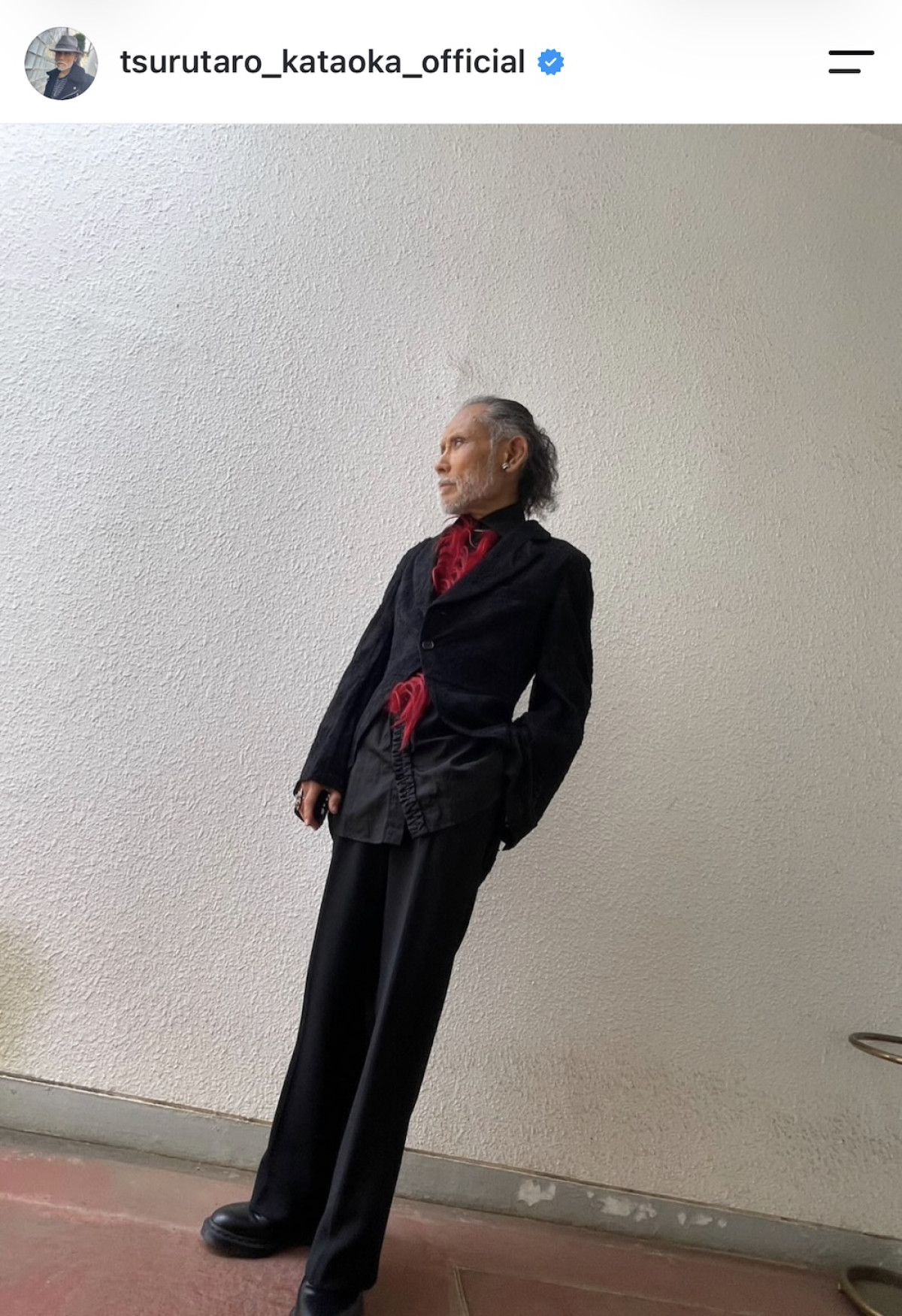 オシャレすぎる71歳・片岡鶴太郎、そういう引き出しもある!?　ファンキーコーデに反響「恐ろしく粋なイケオジ」