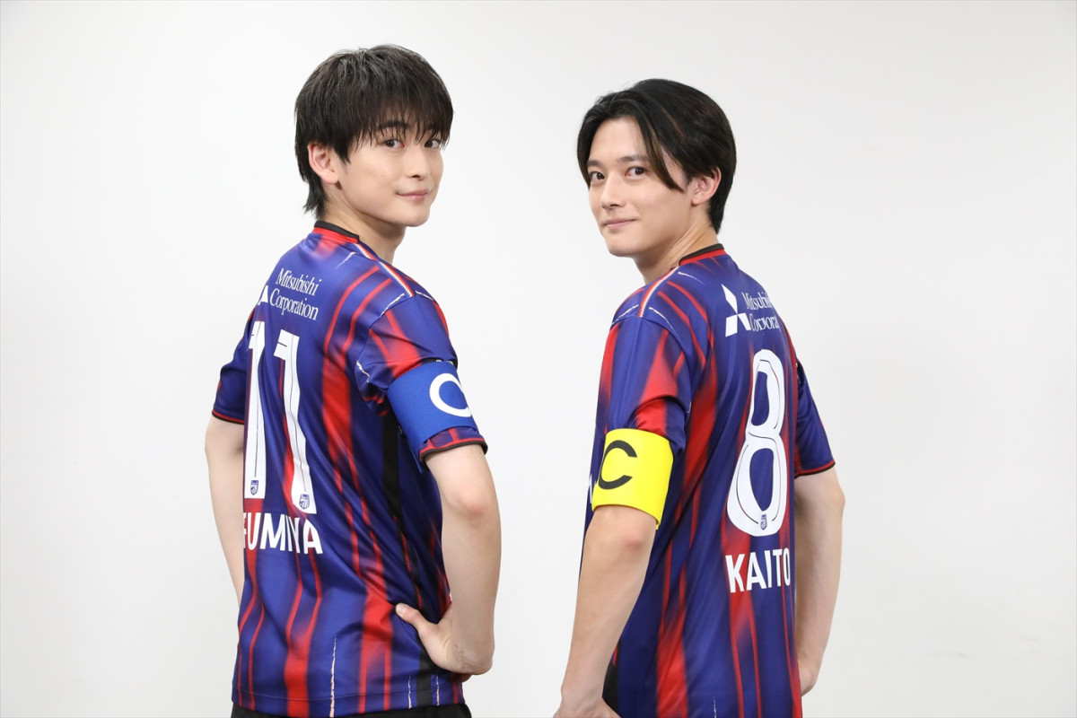 実写『ブルーロック』高橋文哉＆櫻井海音、J1リーグ開幕戦キックインセレモニーに登場＆喜びの声到着
