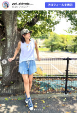 秋元優里、短パン＆タンクトップの夏コーデを披露　※「秋元優里」Instagram
