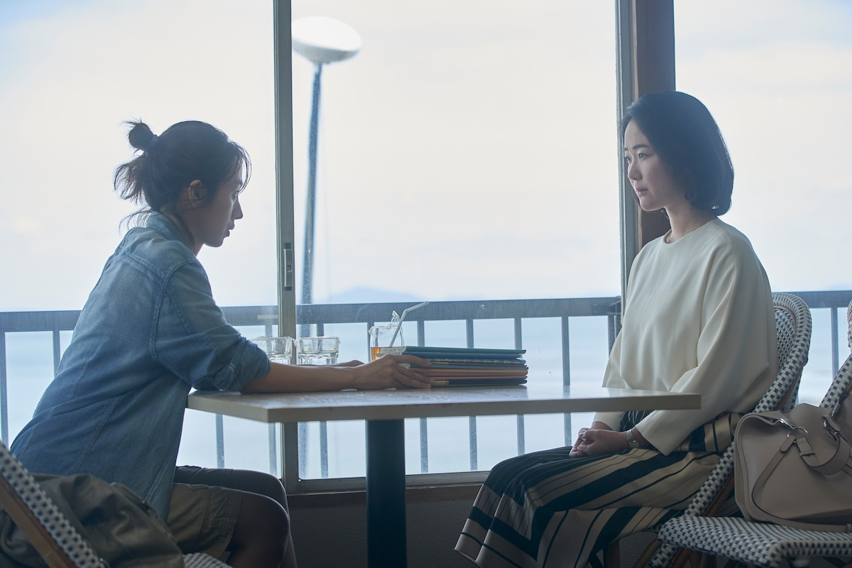 黒木華、中島哲也監督と脚本第1稿から役作り　『時には懺悔を』“引き算”の演技光る場面写真解禁