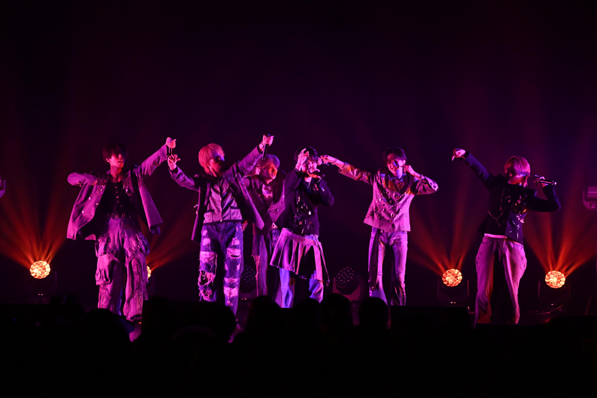 MON7A、LIL LEAGUE、The Right Lightがライブパフォーマンス！ “学園祭”に稲垣来泉、大島美優ら『GTO』生徒が大集合