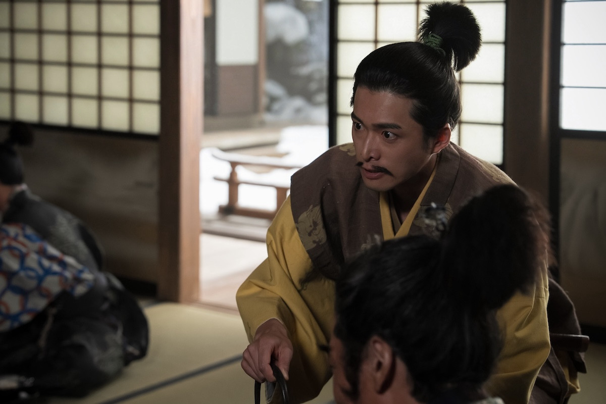 『豊臣兄弟！』“利家”大東駿介、槍鍛錬＆腕押し対決で筋肉美披露　ネット称賛続々「ムッキムキ」「今回の大河の筋肉枠」