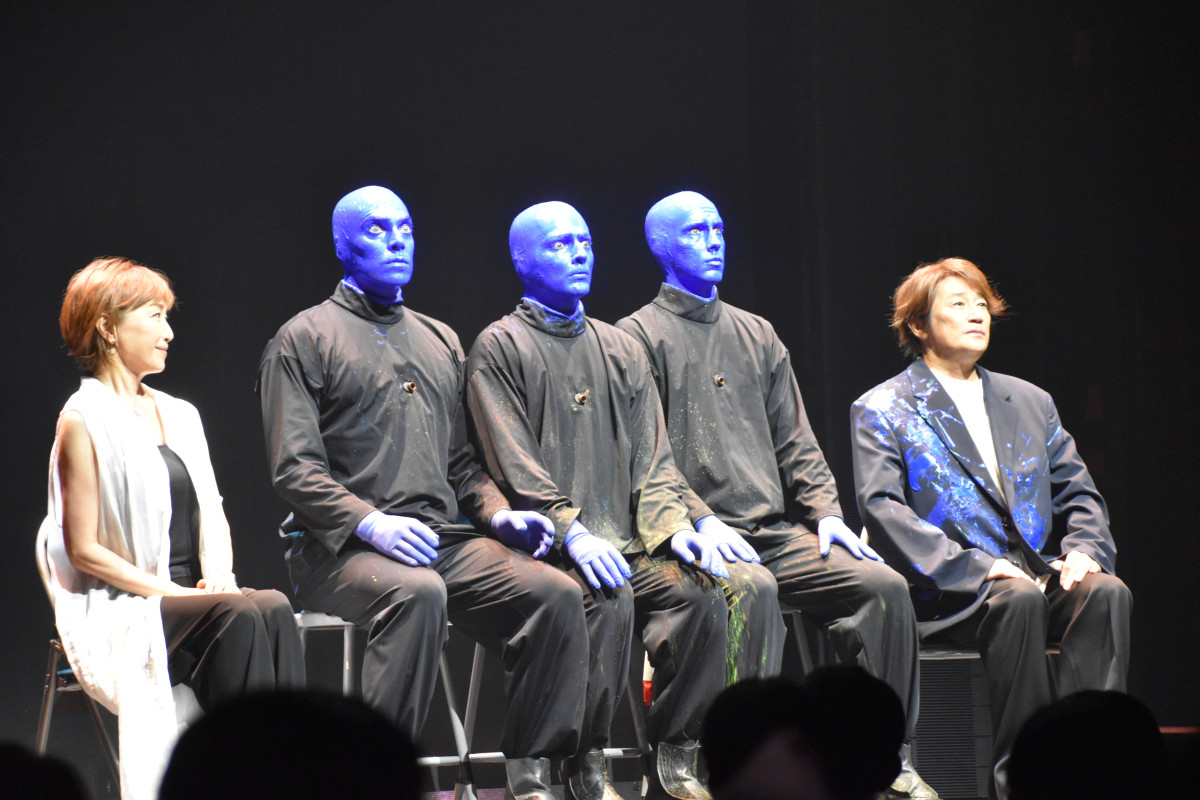 鈴木愛理「まさか自分が歌う日が来るとは」　歴史ある『BLUE MAN GROUP』楽曲「I FEEL LOVE」を熱唱