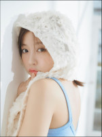 大原優乃、生っぽい肌感のうる艶ショット　『大原優乃フォトブック（仮）』より