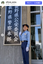 乙葉、警察官の制服姿を披露　※「乙葉」Instagram