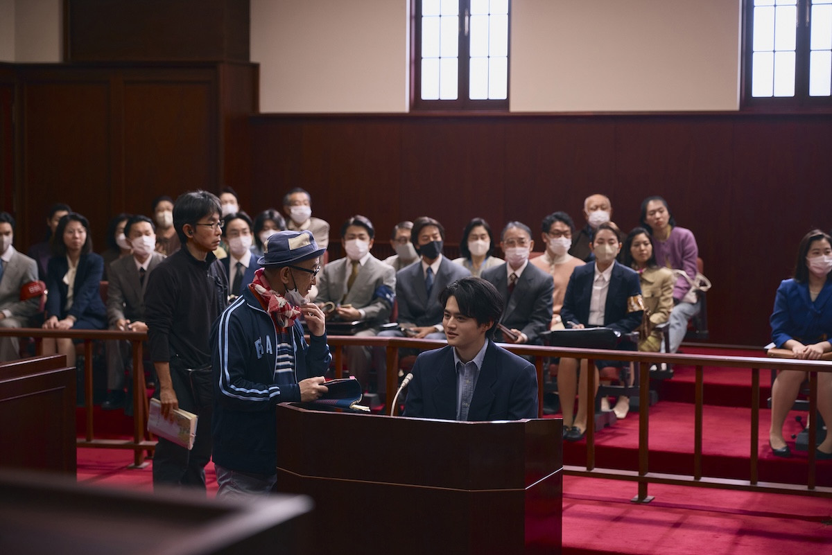綾瀬はるか主演『ファーストボイス』本気の眼差しと笑顔捉えたメイキングカット一挙解禁