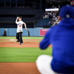 ドジャー・スタジアムで行われた『ゴジラ-0.0』ナイト始球式の様子