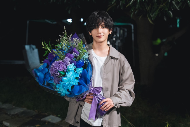 山田涼介のクランクアップ写真　ドラマ『一次元の挿し木』