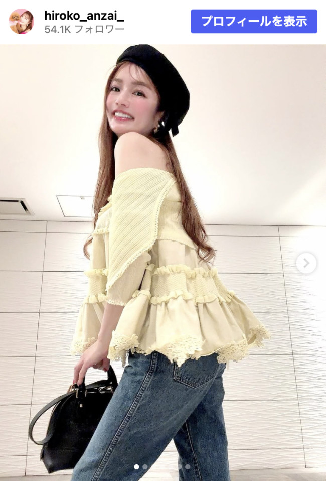 安西ひろこ、私服の秋冬コーデを披露　※「安西ひろこ」Instagram