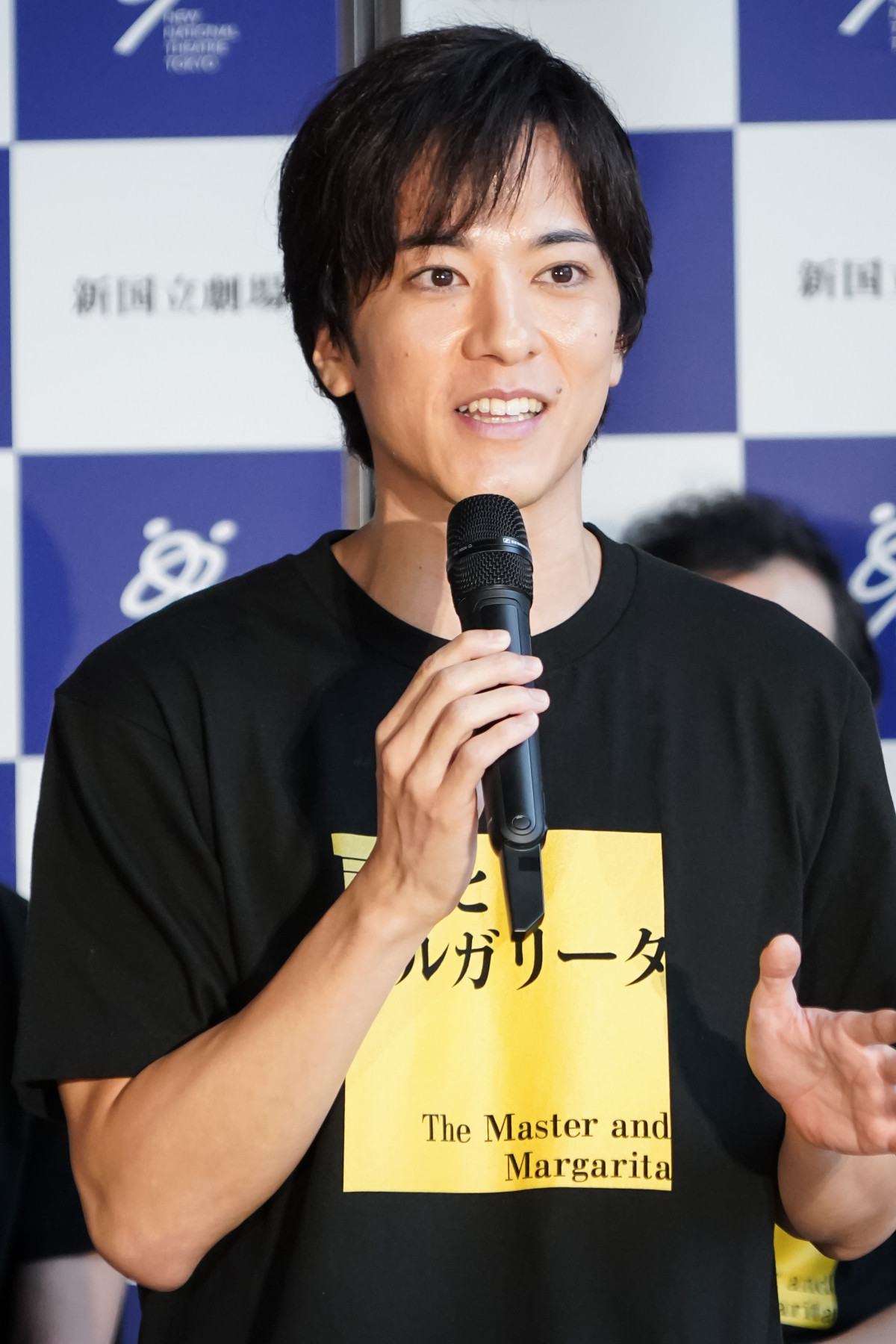 成河、『巨匠とマルガリータ』は「排除された神秘性、神性があえて書いてある」制作発表会見レポート