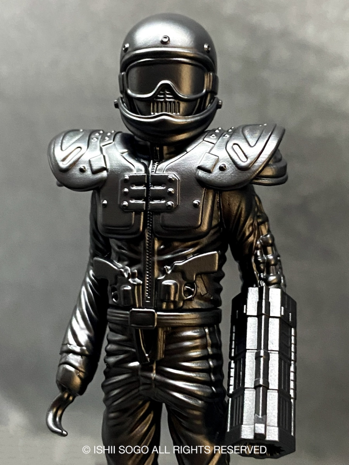 伝説の近未来バイオレンス『狂い咲きサンダーロード』ブルーレイ再販決定！　フィギュア付き限定セットも