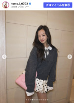 板野友美、ファン称賛のミニスカコーデ　※「板野友美」Instagram