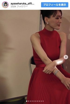 『第76回NHK紅白歌合戦』のオフショット　※「綾瀬はるか official staff」インスタグラム