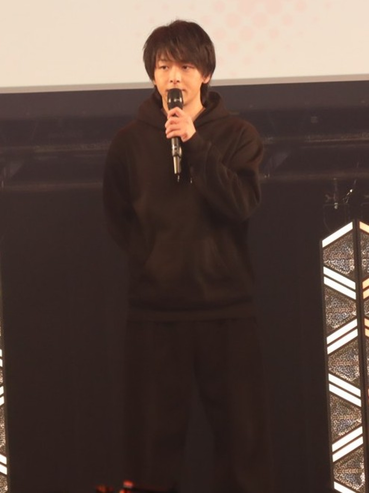 中村倫也、『DREAM STAGE』でプロデュースするNAZE＆ライバルグループのパフォーマンスに感動！ 「もう親目線ですね」