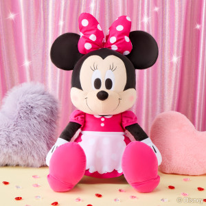 “ミニーマウスたち”のナムコ限定プライズが登場！　おそろい衣装のバレンタイン向けデザイン