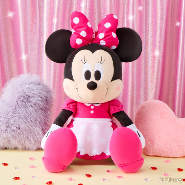 “ミニーマウスたち”のナムコ限定プライズが登場！　おそろい衣装のバレンタイン向けデザイン