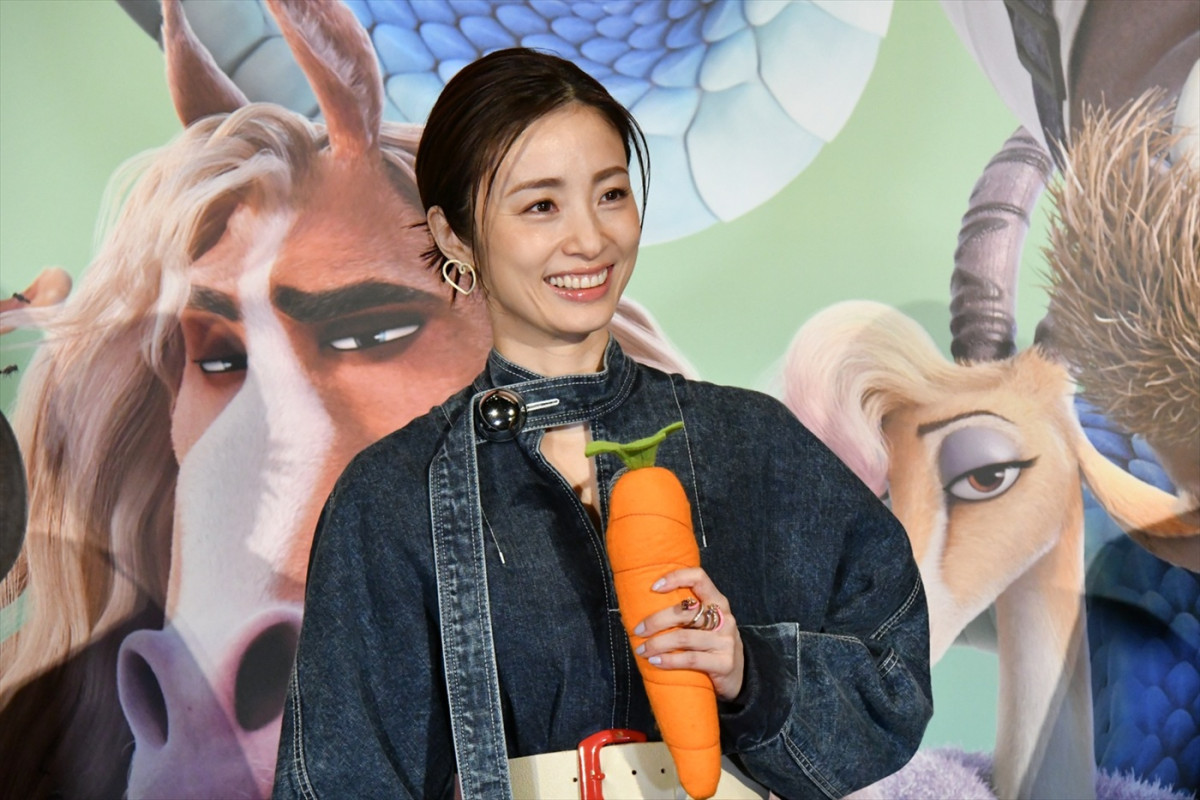 上戸彩「どこを歩いていても『ズートピア２』を感じる」　日本版声優陣がメガヒット御礼舞台あいさつに登壇