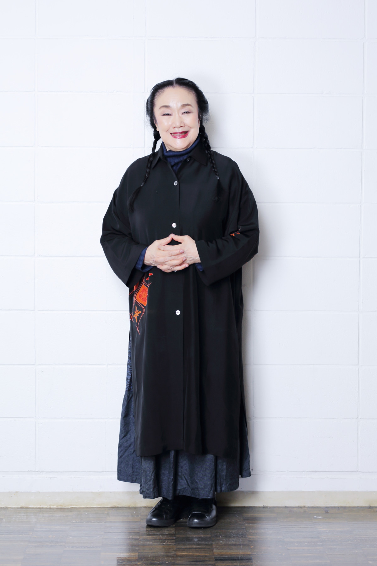 白石加代子、舞台に立つことは“職業”「舞台の上でこそ息ができる感覚になってきている」