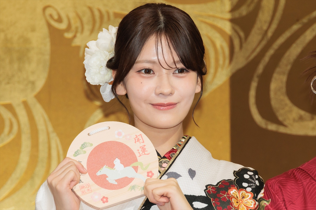 乃木坂46・菅原咲月、瀬戸口心月らが新成人 振り袖姿で新年の抱負を語る「“パカラッパカラッ世代”です」