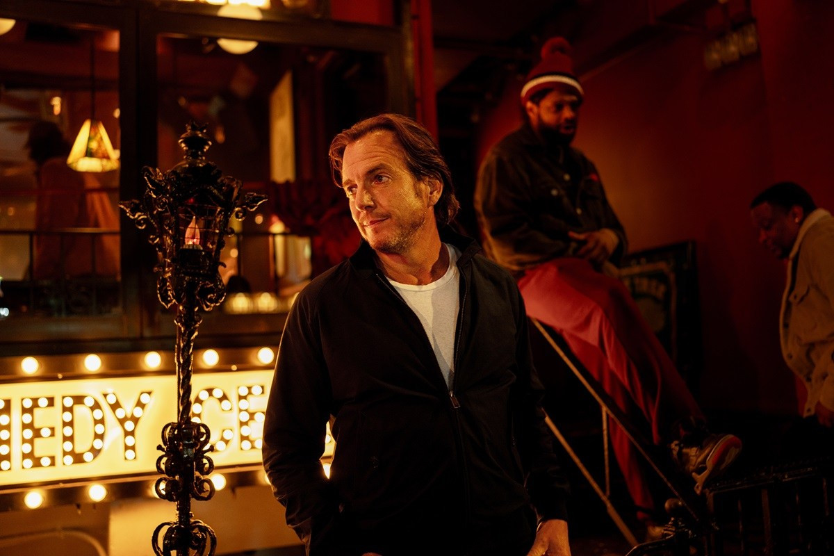 ブラッドリー・クーパー監督最新作『これって生きてる？』、4月17日公開決定　夫婦の危機を迎えた主人公の“おわりとはじまり”を感じさせる場面写真も解禁