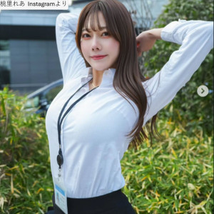 桃里れあ、ソロショット　※「桃里れあ」Instagram