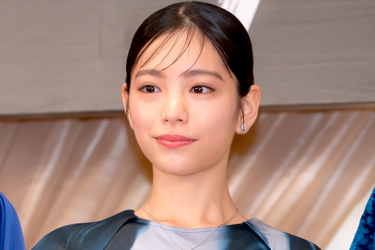 市川染五郎、當真あみと初対面で驚き「後ろが見えるくらいの透明感」