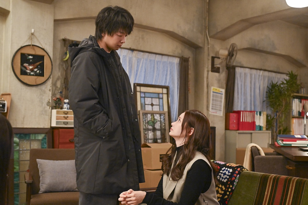 『DREAM STAGE』“吾妻”中村倫也、顎クイ→指トントンにネット悶絶「バカメロい」「ニマニマしちゃう」