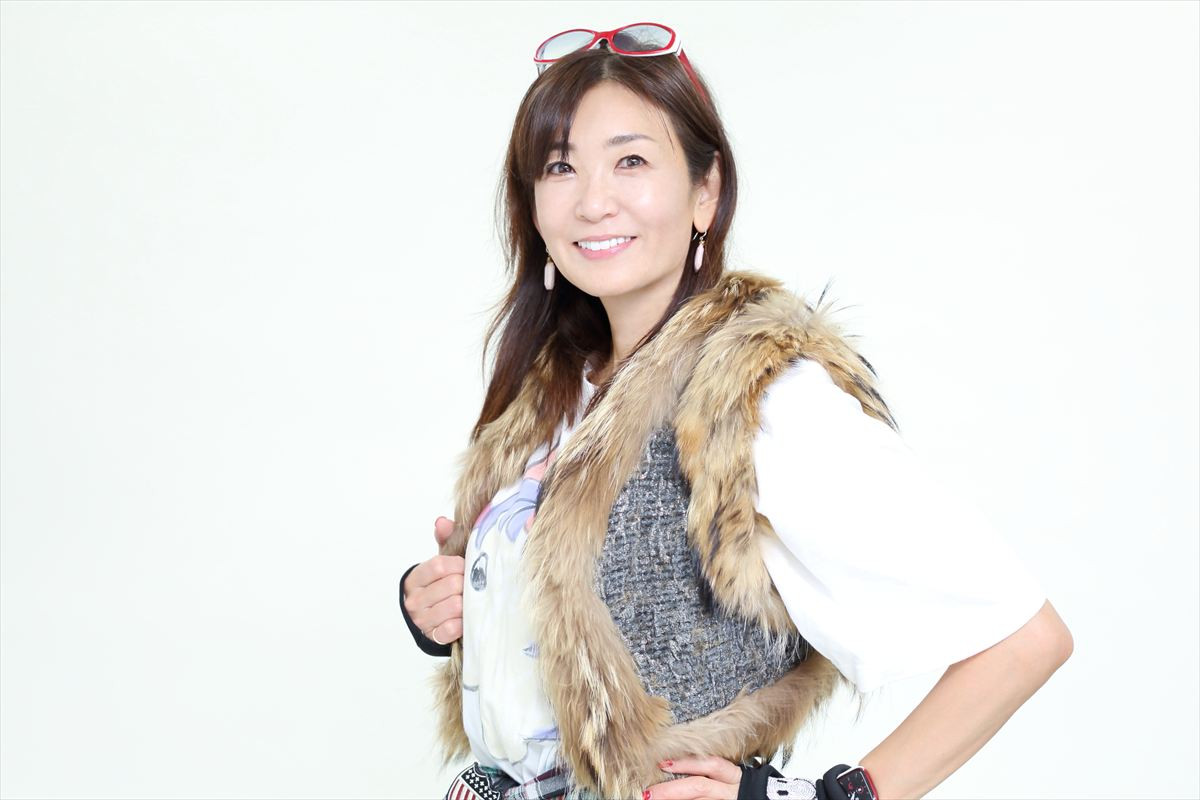 中島史恵57歳、グラビアは「ご依頼をいただける限り続けたい」　衰え知らずの“抜群プロポーション”で挑んだ最新写真集