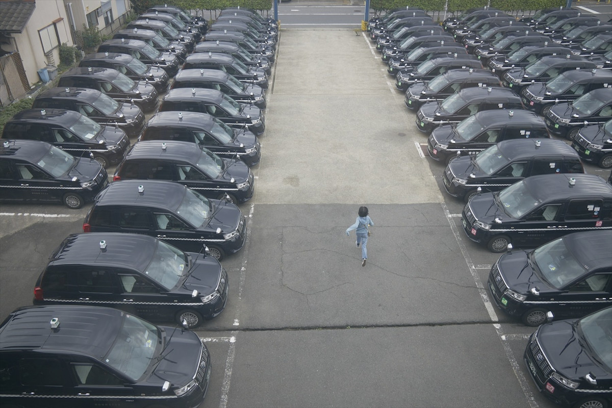 森七菜主演『炎上』少女が起こした“炎上”事件、歌舞伎町で彼女に何が？　予告＆場面写真解禁