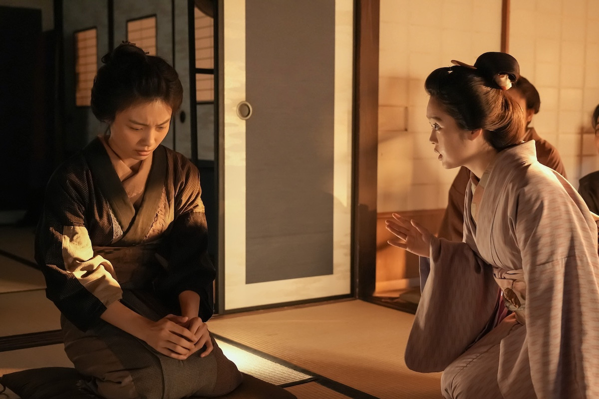 明日の『ばけばけ』“ヘブン”トミー・バストウ、“イセ”芋生悠たちから日本の言い伝えを聞く