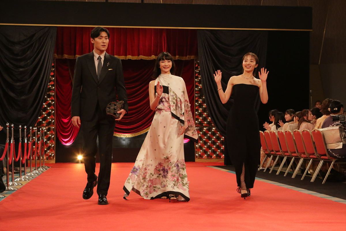 【フォト集】＜第49回日本アカデミー賞＞レッドカーペットに豪華俳優陣が集結！