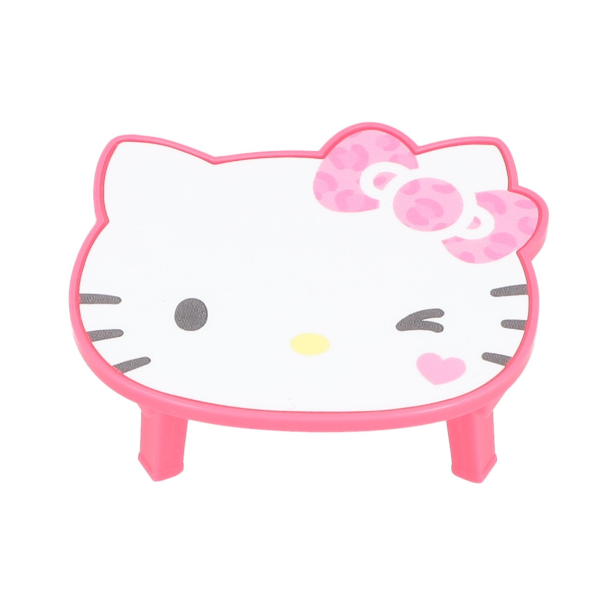 サンリオ、“折りたたみテーブル”&“ラグマット風キーホルダー”がカプセルトイに! 小さな部屋を表現できる