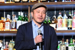 「探偵はBARにいる」シリーズ最新作製作発表会見に出席した白石和彌監督
