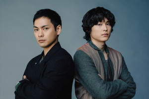 Netflixシリーズ『九条の大罪』に出演する柳楽優弥、松村北斗
