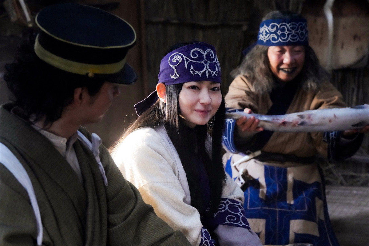 山崎賢人や山田杏奈の和やかな笑顔も！　『ゴールデンカムイ 網走監獄襲撃編』オフショット解禁