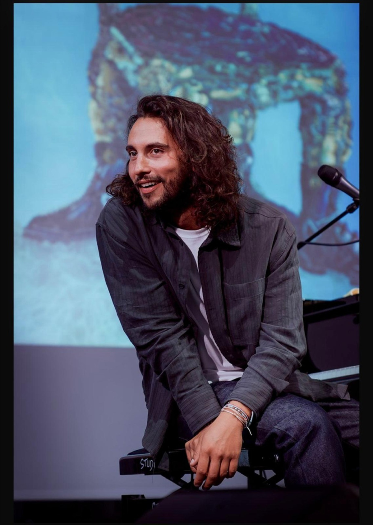 ジャン・レノの自叙伝的一人舞台『らくだ』が日本で世界初演！　5月より全国11都市で上演決定