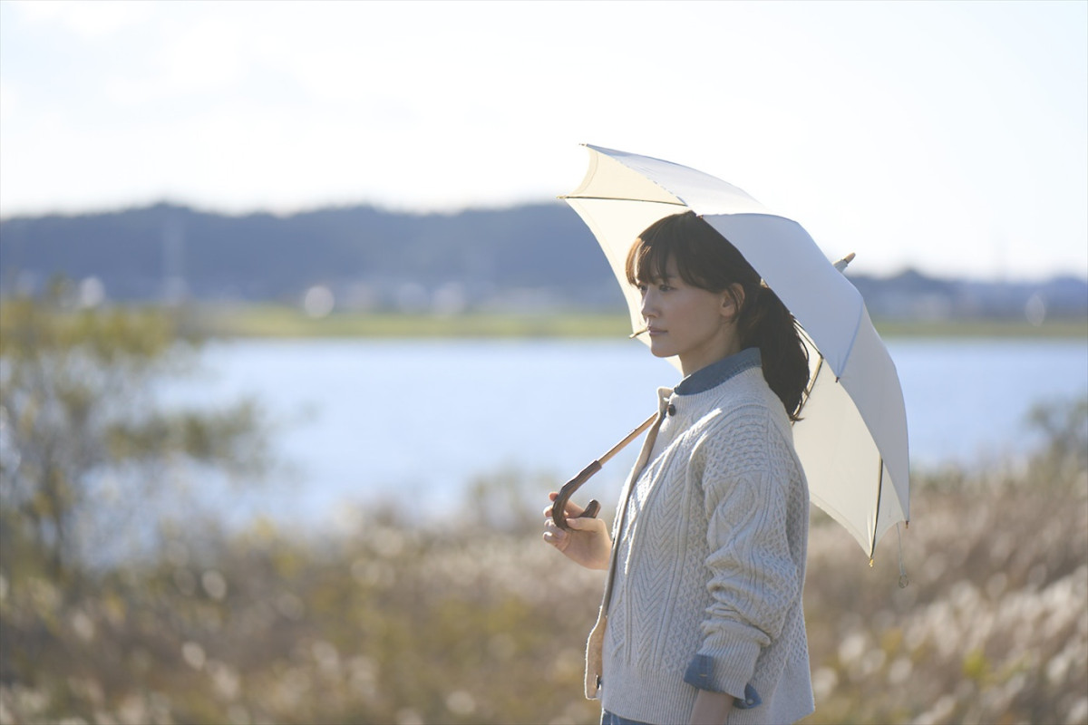 綾瀬はるかが涙…『人はなぜラブレターを書くのか』場面写真解禁　ヒゲダンとの対談映像も近日公開