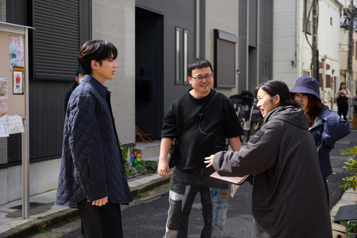 新ドラマ『10回切って倒れない木はない』志尊淳＆仁村紗和がクランクイン！　志尊の誕生日サプライズも