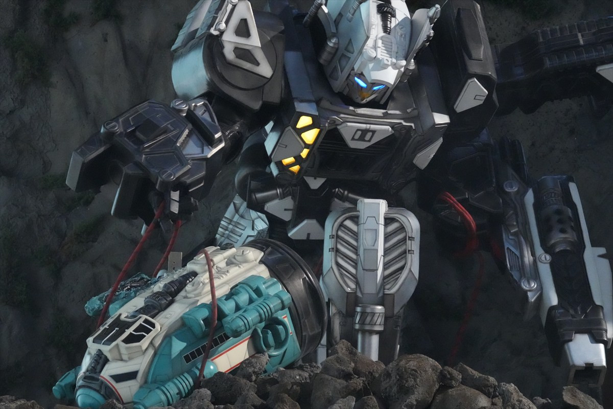 『超宇宙刑事ギャバン インフィニティ』第6話「怪盗フェイド登場」、逃避行中の母娘を怪盗から守れ