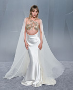 アカデミー賞アフターパーティーに登場したスキ・ウォーターハウス