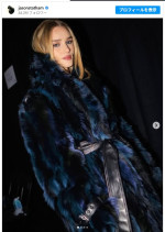 ジェイソン・ステイサム、ロージー・ハンティントン＝ホワイトリーの出演するバーバリーのショーに来場　※「ジェイソン・ステイサム」Instagram