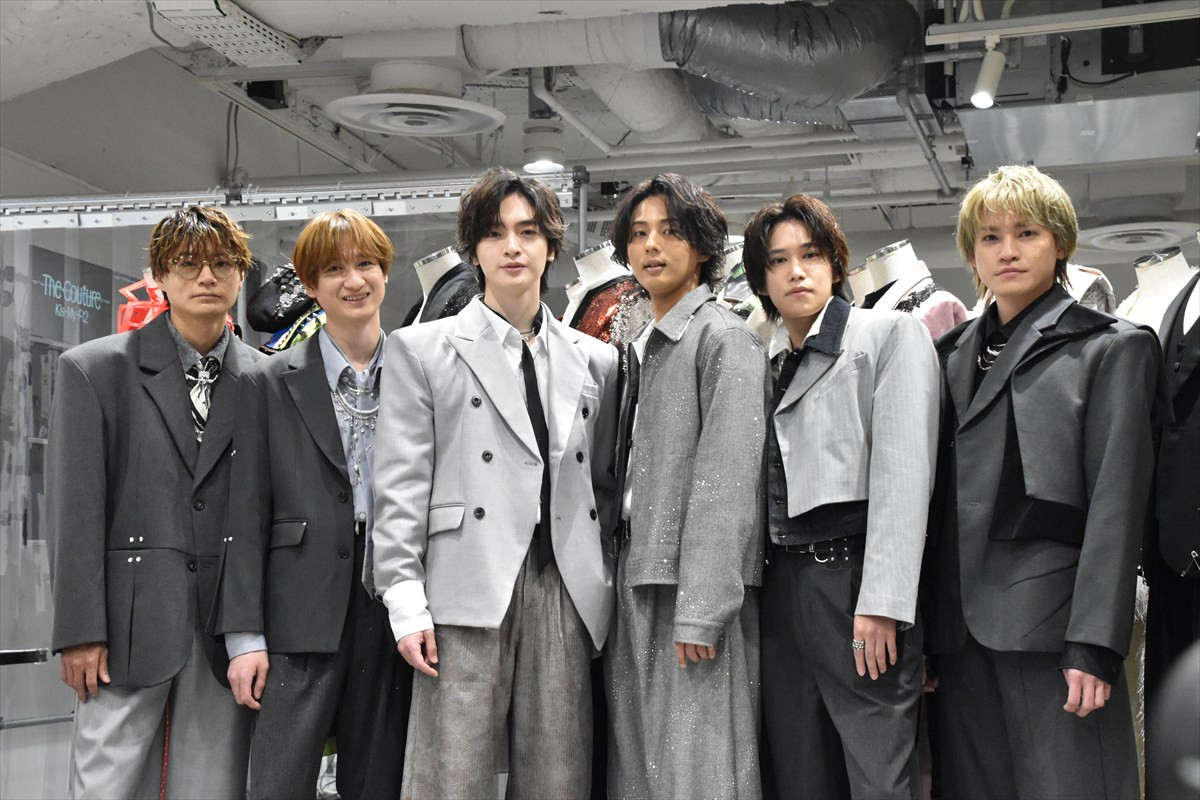 Kis‐My‐Ft2が衣装展「Kis‐My‐Ft2：The Couture」取材に登場（左から）横尾渉、宮田俊哉、玉森裕太、藤ヶ谷太輔、千賀健永、二階堂高嗣